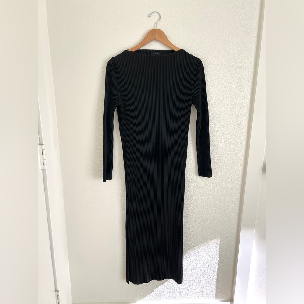 RUTI black accordion pleat midi long sleeve dress / size XS/S